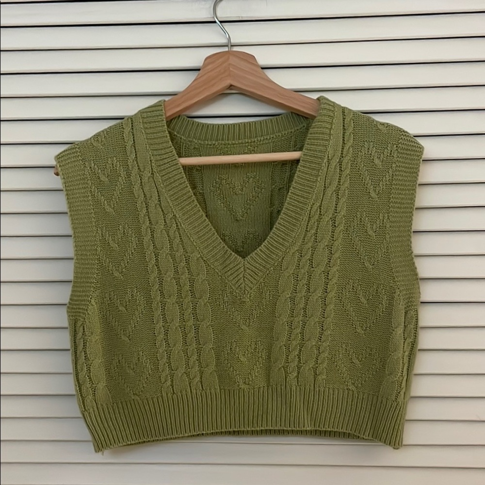 Green V-Neck Cable Knit Sweater